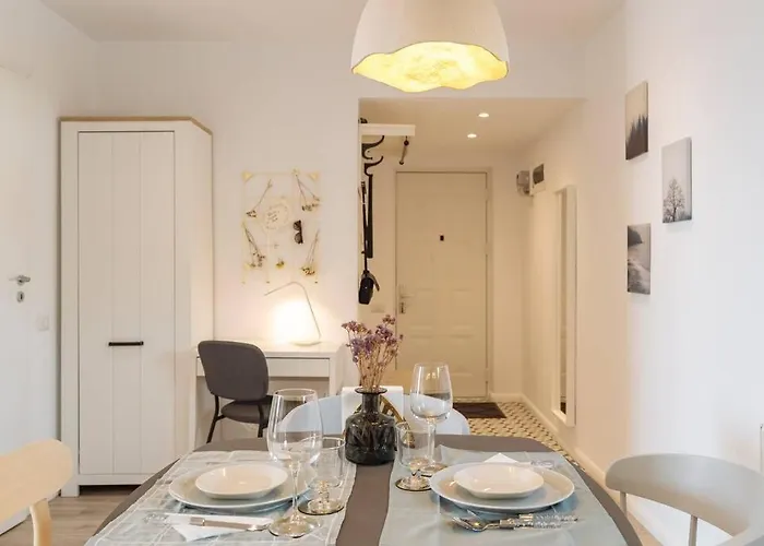 Sunny 2br Flat - Old Town View Apartament *