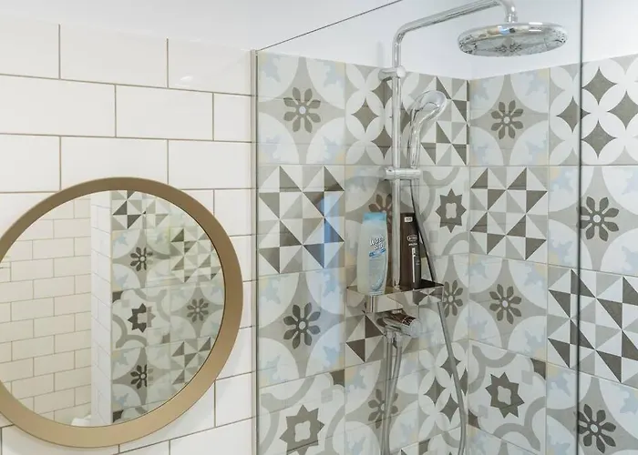 Sunny 2br Flat - Old Town View * Bukareszt