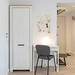 Sunny 2br Flat - Old Town View Apartament *