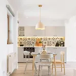 Sunny 2br Flat - Old Town View * Bucureşti