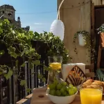 Apartament Sunny 2br Flat - Old Town View Bucureşti