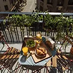 Sunny 2br Flat - Old Town View Apartament