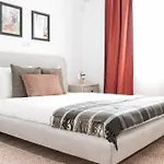 Sunny 2br Flat - Old Town View Apartament