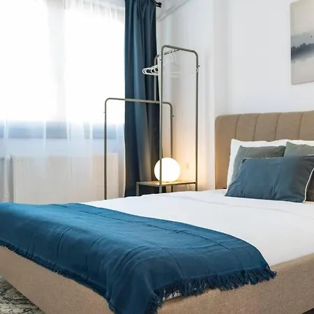 Daire Sunny 2br Flat - Old Town View *