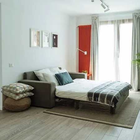 Sunny 2br Flat - Old Town View דירה בוקרשט