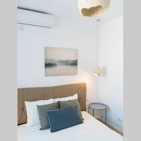 Sunny 2br Flat - Old Town View Daire