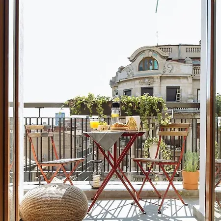 Sunny 2br Flat - Old Town View Apartment *