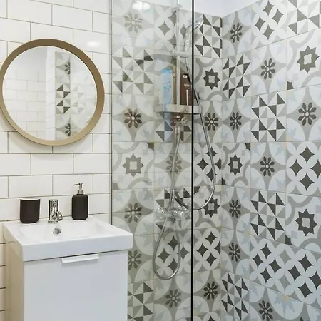 דירה Sunny 2br Flat - Old Town View *