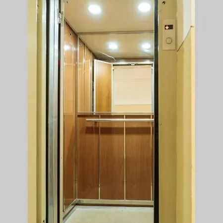 Sunny 2br Flat - Old Town View Apartment *