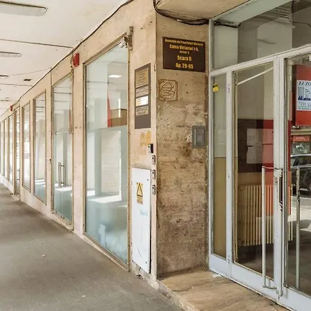 Sunny 2br Flat - Old Town View דירה