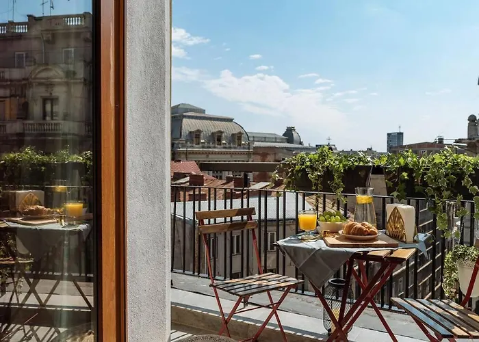 Sunny 2br Flat - Old Town View *