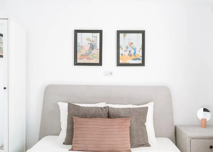 Sunny 2br Flat - Old Town View * Bukarest