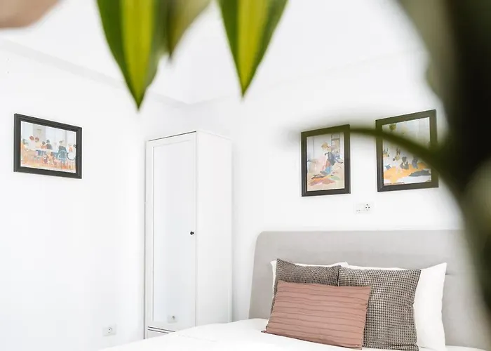 Sunny 2br Flat - Old Town View Boekarest